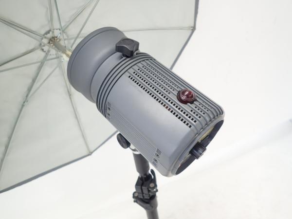 【高額買取実施中!!】COMET モノブロックストロボ TWINKLE 04 TW-04 + COMET N-35、スタンドセット | カメラ