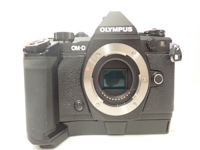 【高額買取実施中!!】OLYMPUS オリンパス ミラーレス一眼 OM-D E-M5 Mark II ＋ OLYMPUS レンズ M