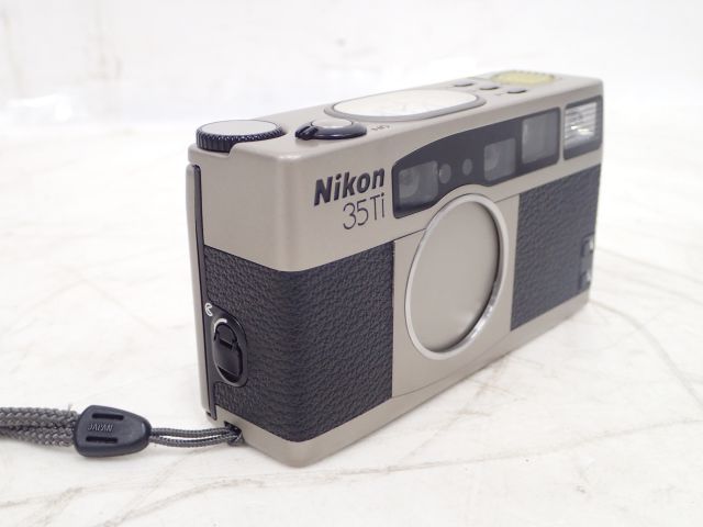 【高額買取実施中!!】NIKON コンパクトフィルムカメラ 35Ti レンズ NIKKOR 35mm F2.8 箱/ストラップ/ケース付き