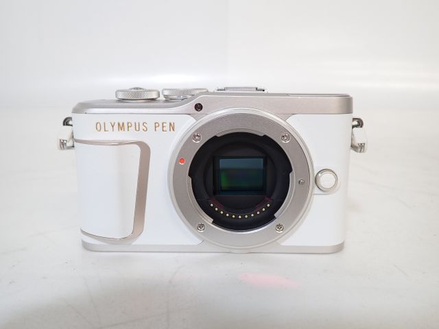 【高額買取実施中!!】【良品】OLYMPUS オリンパス ミラーレス一眼カメラ PEN E-PL10 ダブルズームキット 元箱付き | カメラ